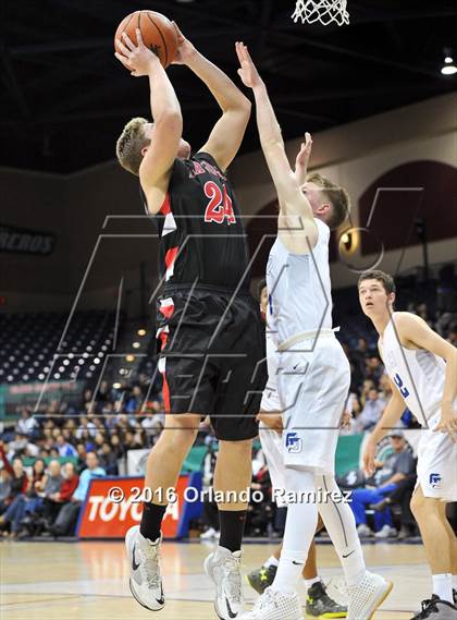 Thumbnail 2 in La Jolla Country Day vs La Jolla (CIF SDS D2 Final) photogallery.