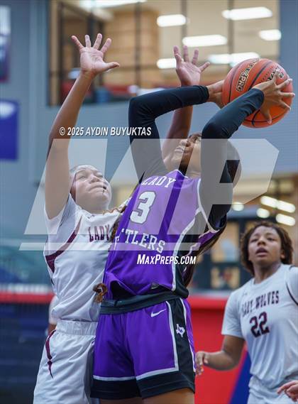 Thumbnail 2 in Mansfield Timberview vs. San Marcos (Allen Hoopfest Basketball Tournament) photogallery.
