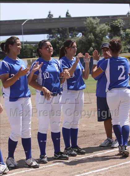 Thumbnail 2 in Archbishop Mitty vs. Presentation (CIF CCS D2 Final) photogallery.