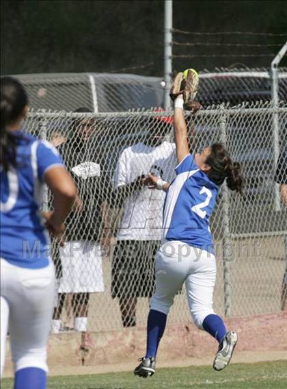 Thumbnail 1 in Archbishop Mitty vs. Presentation (CIF CCS D2 Final) photogallery.