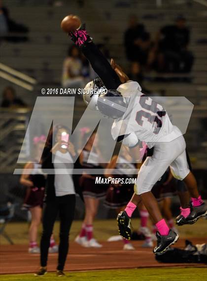 Thumbnail 3 in Hamilton vs Perry (Team A) photogallery.