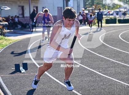 Thumbnail 1 in Dog Pound Invitational (4x200M) photogallery.