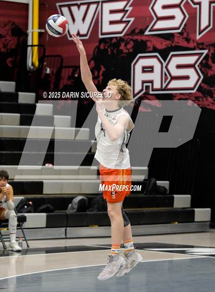 Thumbnail 2 in Corona del Sol vs Red Mountain (AIA 6A Play-In) photogallery.