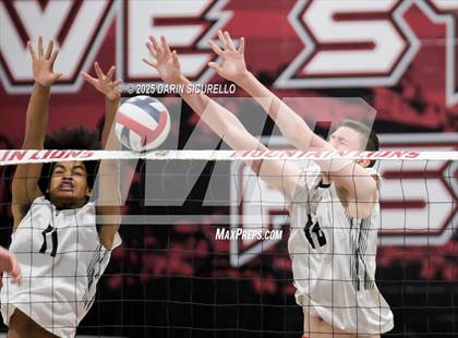 Thumbnail 2 in Corona del Sol vs Red Mountain (AIA 6A Play-In) photogallery.