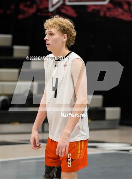 Thumbnail 2 in Corona del Sol vs Red Mountain (AIA 6A Play-In) photogallery.