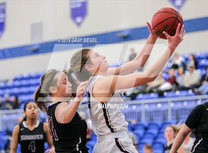 Thumbnail 1 in Edmond Memorial vs  Sunrise Christian Academy photogallery.