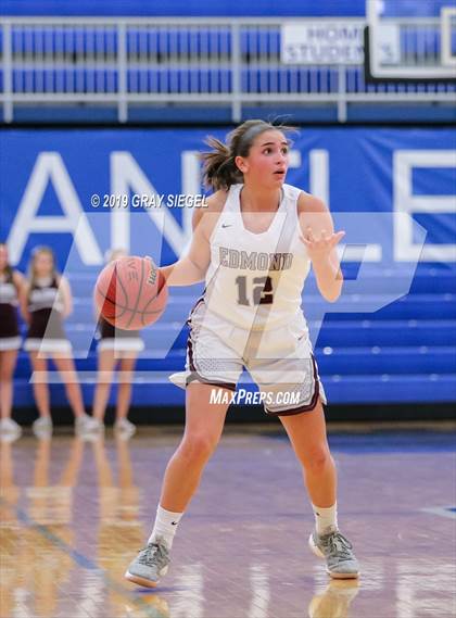 Thumbnail 2 in Edmond Memorial vs  Sunrise Christian Academy photogallery.