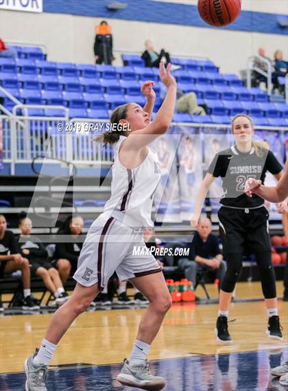 Thumbnail 2 in Edmond Memorial vs  Sunrise Christian Academy photogallery.