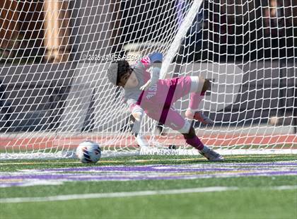 Thumbnail 3 in Menlo School vs. Hillsdale (CIF CCS D2 Boys Soccer Final) photogallery.
