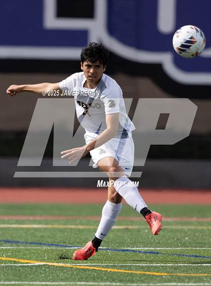 Thumbnail 2 in Menlo School vs. Hillsdale (CIF CCS D2 Boys Soccer Final) photogallery.