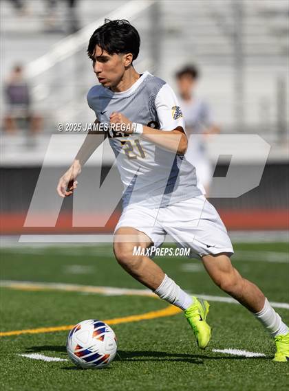 Thumbnail 3 in Menlo School vs. Hillsdale (CIF CCS D2 Boys Soccer Final) photogallery.