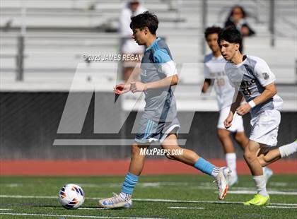 Thumbnail 2 in Menlo School vs. Hillsdale (CIF CCS D2 Boys Soccer Final) photogallery.
