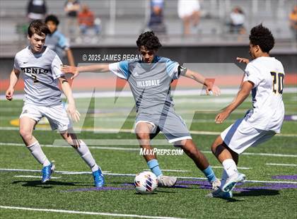 Thumbnail 2 in Menlo School vs. Hillsdale (CIF CCS D2 Boys Soccer Final) photogallery.