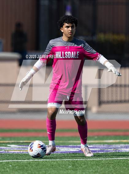 Thumbnail 2 in Menlo School vs. Hillsdale (CIF CCS D2 Boys Soccer Final) photogallery.