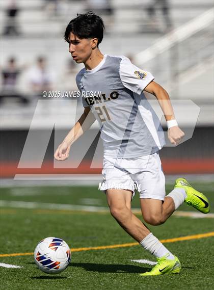 Thumbnail 1 in Menlo School vs. Hillsdale (CIF CCS D2 Boys Soccer Final) photogallery.