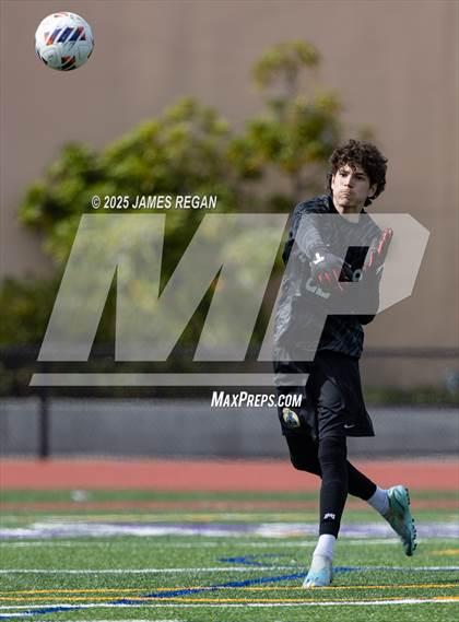 Thumbnail 3 in Menlo School vs. Hillsdale (CIF CCS D2 Boys Soccer Final) photogallery.