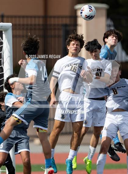 Thumbnail 3 in Menlo School vs. Hillsdale (CIF CCS D2 Boys Soccer Final) photogallery.