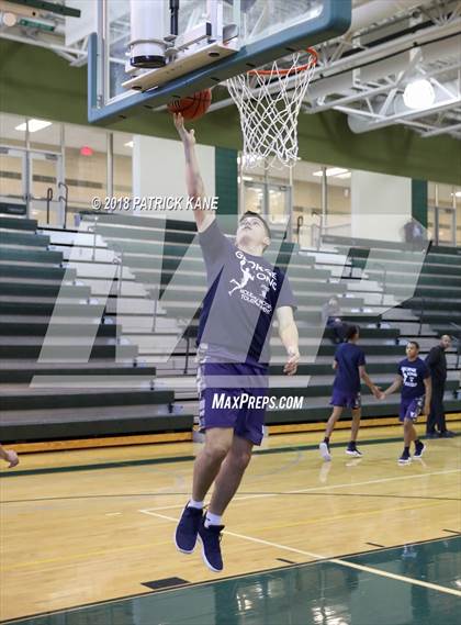 Thumbnail 2 in West Springfield vs. Washington-Lee (George Long Holiday Hoops Tournament) photogallery.