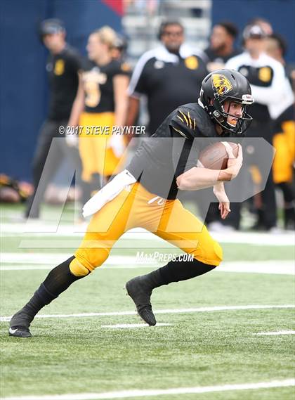 Thumbnail 1 in Salpointe Catholic vs. Saguaro (AIA 4A Final) photogallery.
