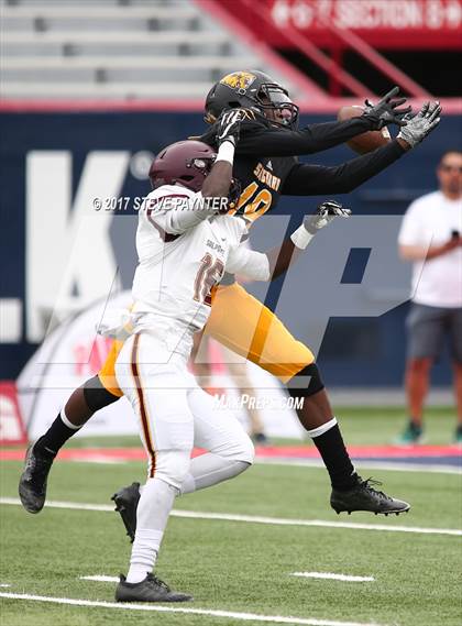 Thumbnail 2 in Salpointe Catholic vs. Saguaro (AIA 4A Final) photogallery.