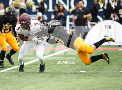 Thumbnail 1 in Salpointe Catholic vs. Saguaro (AIA 4A Final) photogallery.