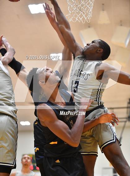 Thumbnail 3 in Sierra Canyon vs. Rancho Christian (The Classic at Damien) photogallery.