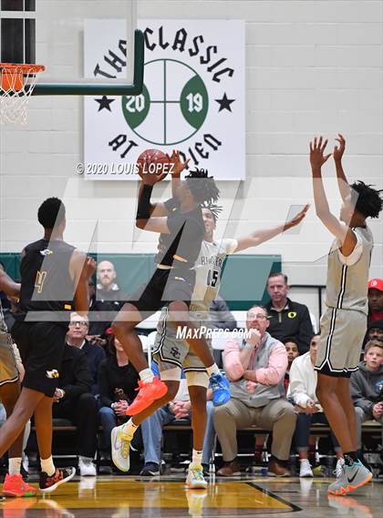 Thumbnail 3 in Sierra Canyon vs. Rancho Christian (The Classic at Damien) photogallery.