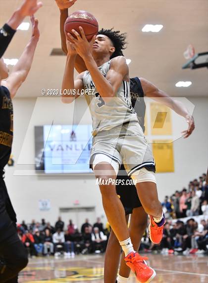 Thumbnail 3 in Sierra Canyon vs. Rancho Christian (The Classic at Damien) photogallery.