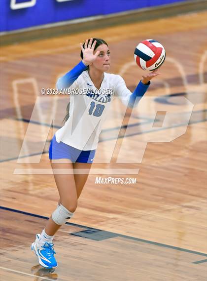 Thumbnail 2 in Grand Oaks vs. Fort Bend Dulles (2023 KISD/CFISD Varsity Tournament) photogallery.