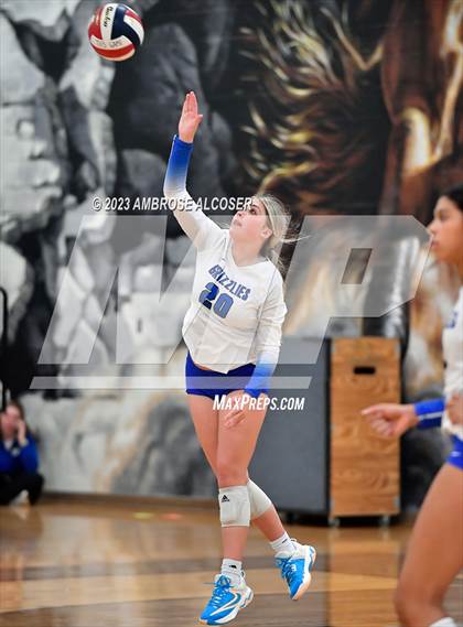 Thumbnail 3 in Grand Oaks vs. Fort Bend Dulles (2023 KISD/CFISD Varsity Tournament) photogallery.