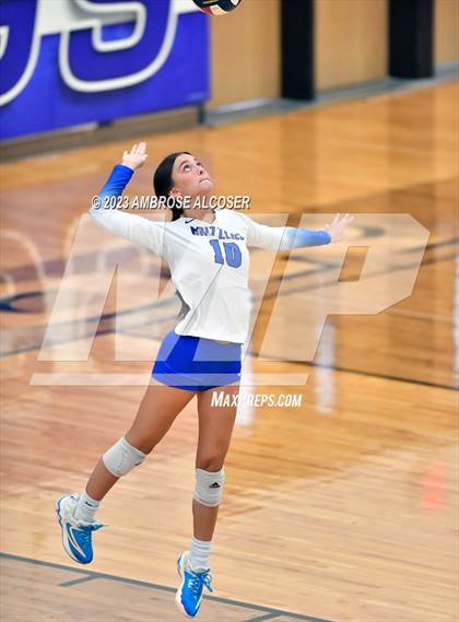 Thumbnail 3 in Grand Oaks vs. Fort Bend Dulles (2023 KISD/CFISD Varsity Tournament) photogallery.