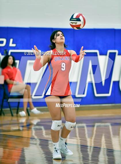 Thumbnail 1 in Grand Oaks vs. Fort Bend Dulles (2023 KISD/CFISD Varsity Tournament) photogallery.