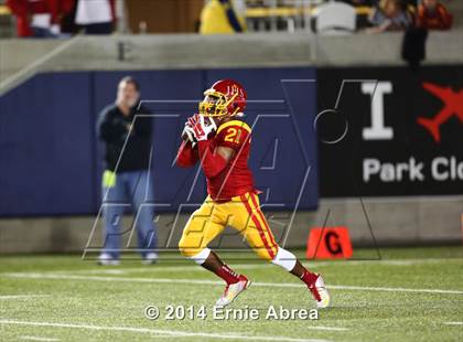 Thumbnail 3 in De La Salle vs. Jesuit photogallery.