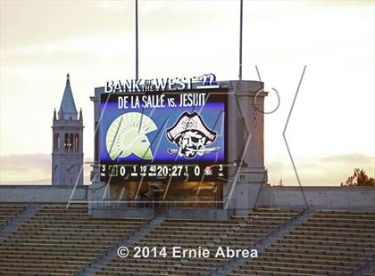 Thumbnail 2 in De La Salle vs. Jesuit photogallery.