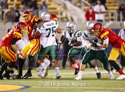 Thumbnail 2 in De La Salle vs. Jesuit photogallery.