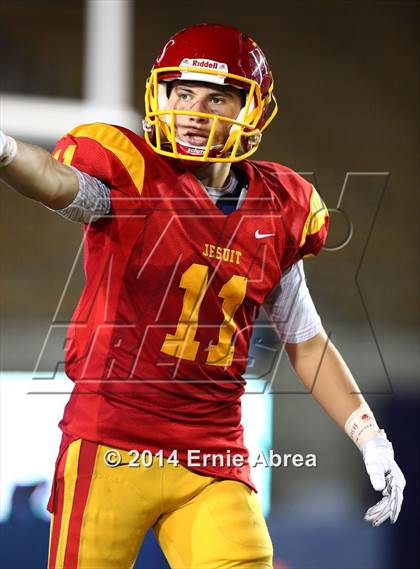 Thumbnail 2 in De La Salle vs. Jesuit photogallery.
