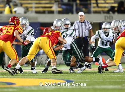 Thumbnail 1 in De La Salle vs. Jesuit photogallery.