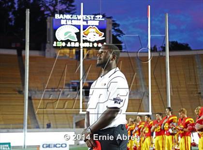 Thumbnail 1 in De La Salle vs. Jesuit photogallery.