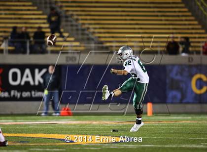 Thumbnail 1 in De La Salle vs. Jesuit photogallery.