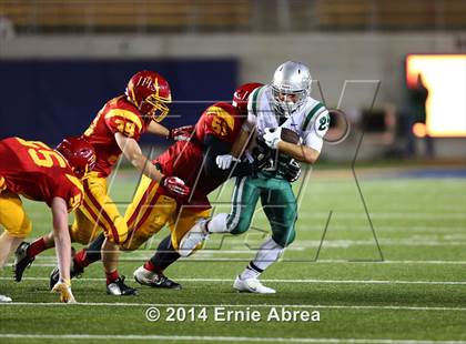 Thumbnail 2 in De La Salle vs. Jesuit photogallery.