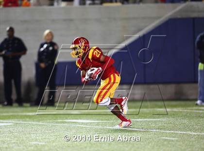 Thumbnail 1 in De La Salle vs. Jesuit photogallery.