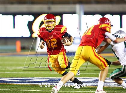 Thumbnail 2 in De La Salle vs. Jesuit photogallery.