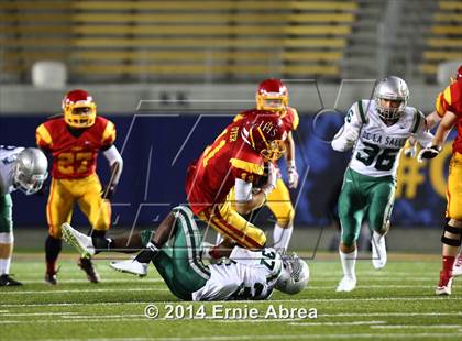 Thumbnail 2 in De La Salle vs. Jesuit photogallery.