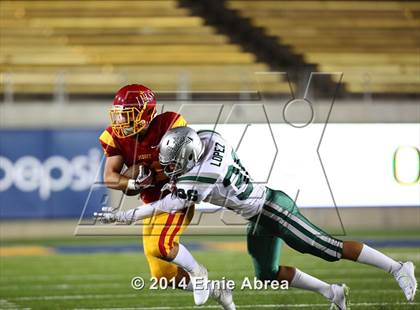 Thumbnail 3 in De La Salle vs. Jesuit photogallery.