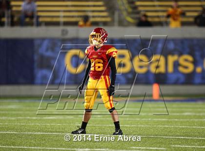 Thumbnail 1 in De La Salle vs. Jesuit photogallery.