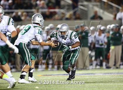 Thumbnail 1 in De La Salle vs. Jesuit photogallery.