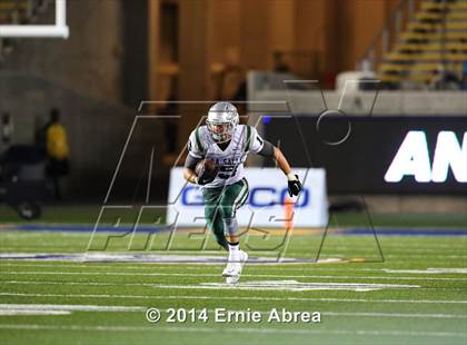 Thumbnail 2 in De La Salle vs. Jesuit photogallery.