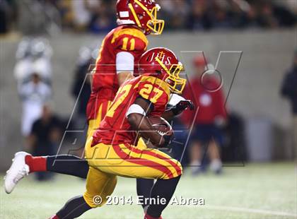 Thumbnail 3 in De La Salle vs. Jesuit photogallery.