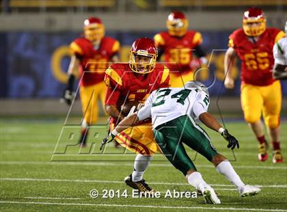 Thumbnail 3 in De La Salle vs. Jesuit photogallery.