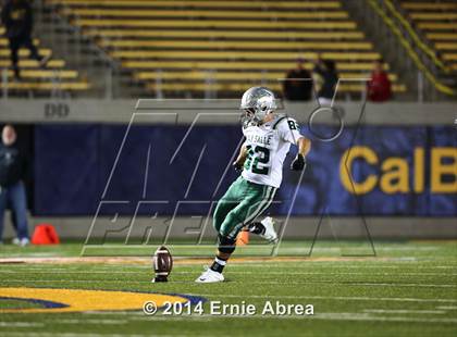 Thumbnail 3 in De La Salle vs. Jesuit photogallery.